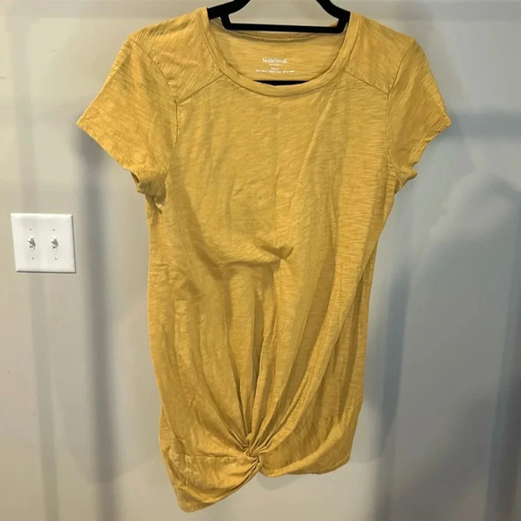 Motherhood Maternity Tops - Women’s MOTHERHOOD MATERNITY Knotted Short Sleeve Maternity Shirt Size Small.